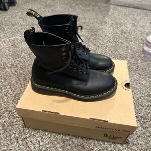 Dr. Martens 1460 Smooth Boot